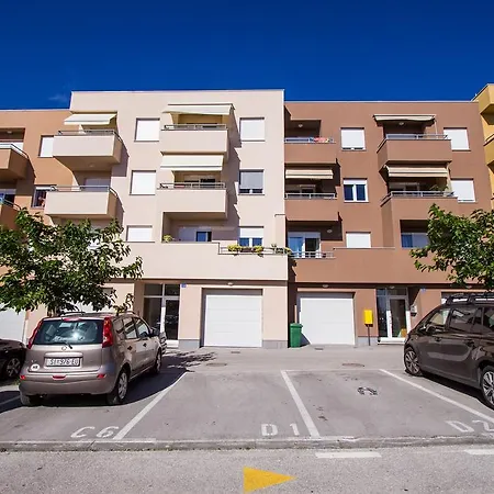 Apartment Darko *